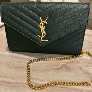 Monogramme Large YSL Grain de Poudre Wallet on Chain - Dark Emerald.